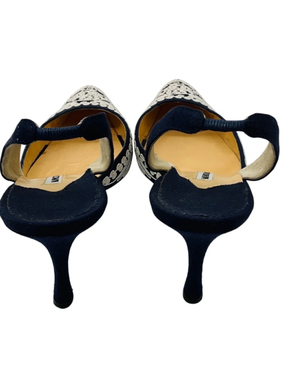 MANOLO BLAHNIK NAVY BLUE / WHITE EMBROIDERED LINEN SLINGBACK PUMPS
